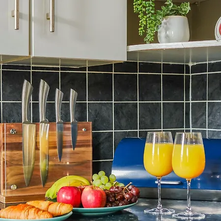 Free Parking New Gem With Garden Bristol