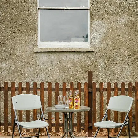 Daire Free Parking New Gem With Garden Bristol