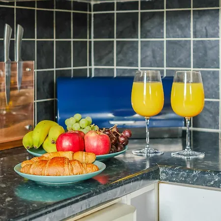 Free Parking New Gem With Garden Bristol