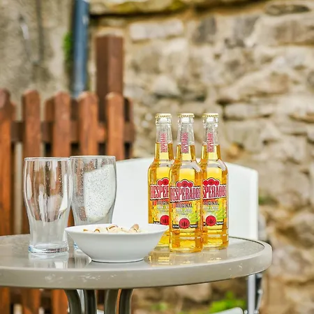 Free Parking New Gem With Garden * Bristol