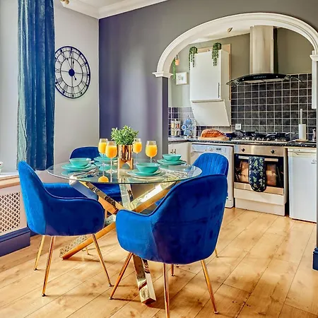 Free Parking New Gem With Garden *