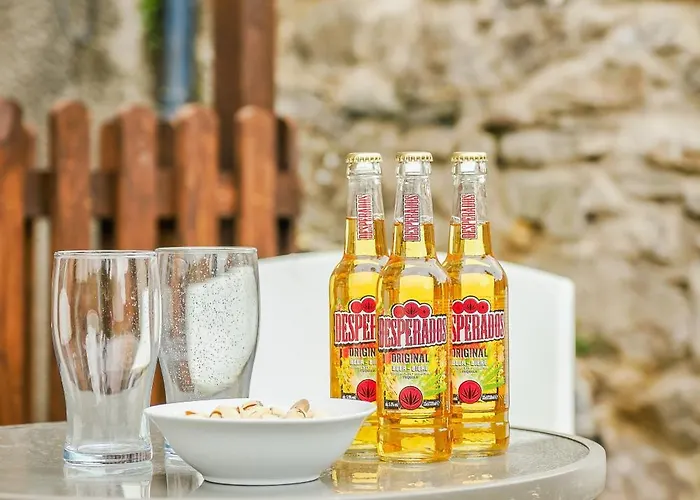 Free Parking New Gem With Garden * Bristol