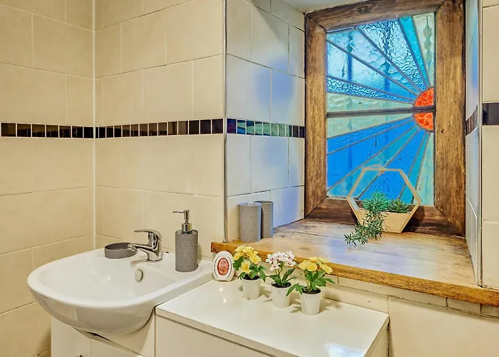 Free Parking New Gem With Garden *