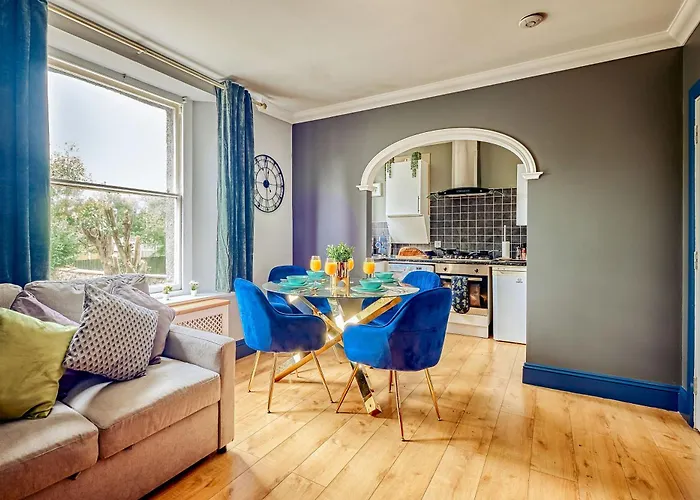 Free Parking New Gem With Garden